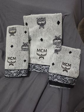 MCM Logo Embroidered Towel Set in Grey and Black
